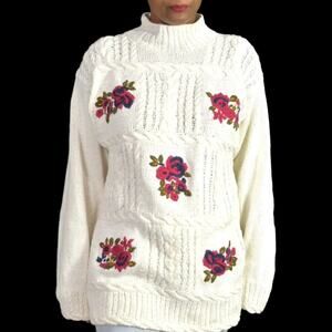 Vintage American Eagle Chunky Sweater White HandKnit Fisherman Floral Size Large